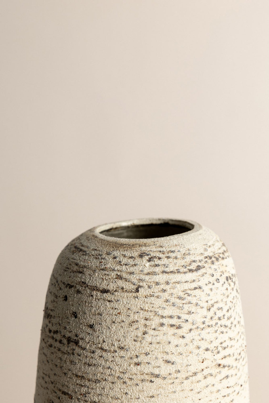 Leo Vase, view 2