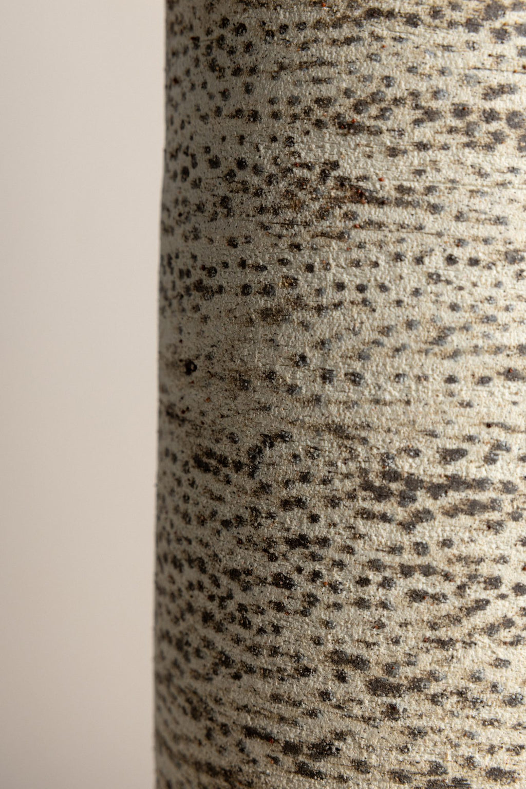 Leo Vase, view 4